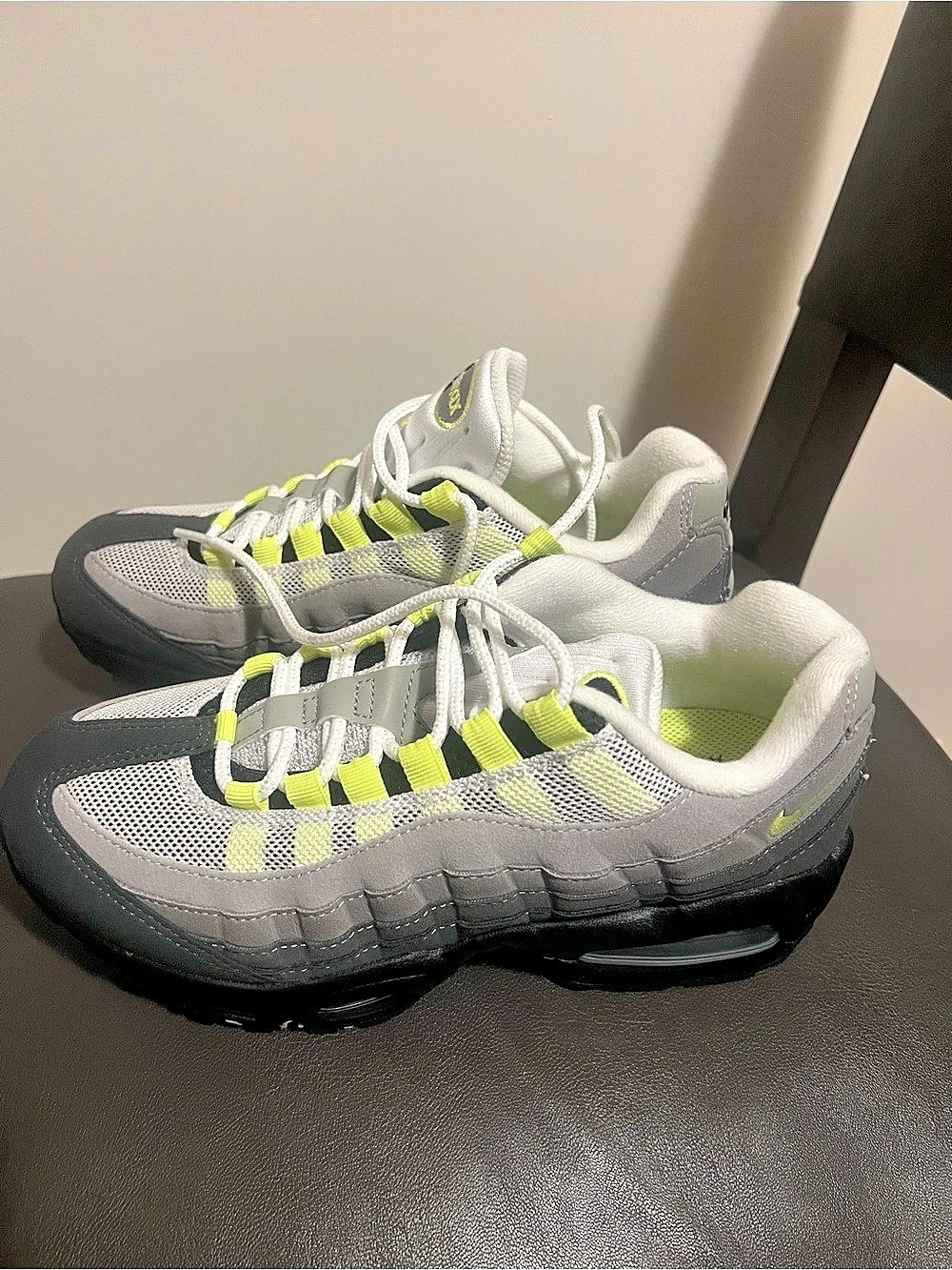 Nike Air Max 95 OG "Neon" Sneakers Gray & Green US 7 Like New
